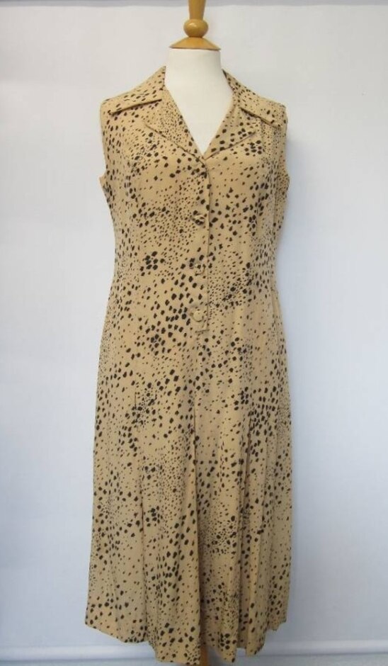 Vintage Patterned Dress Tan Size: M