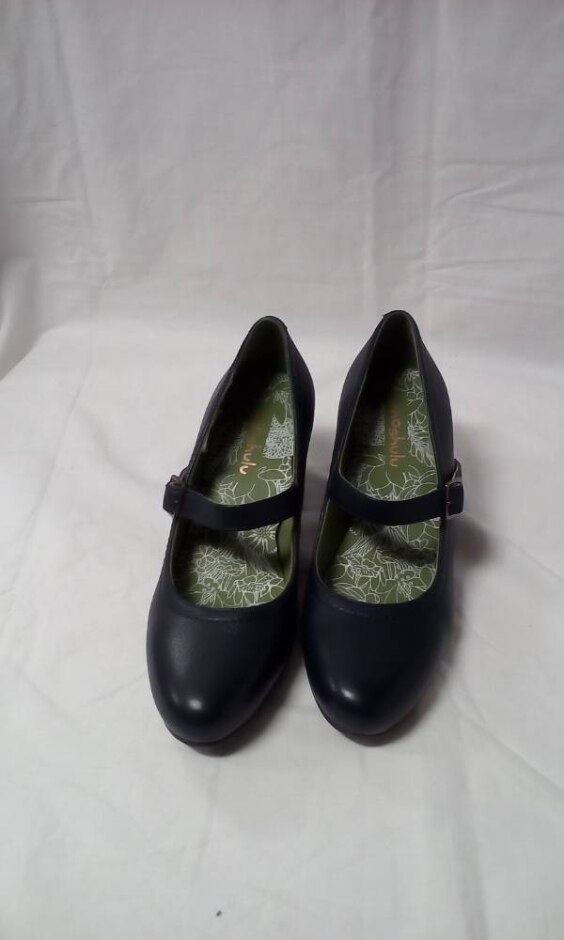 Moshulu Biambi Navy Mary Jane Heels Size 37