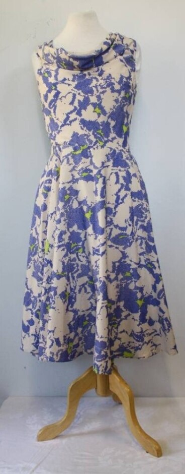 Eucalyptus Stunning Summery Dress Mixed Colours Size: M