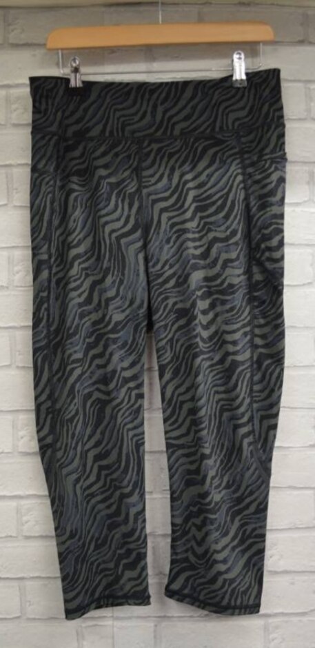 Sweaty Betty  Cropped Leggings  Black/green Size: M