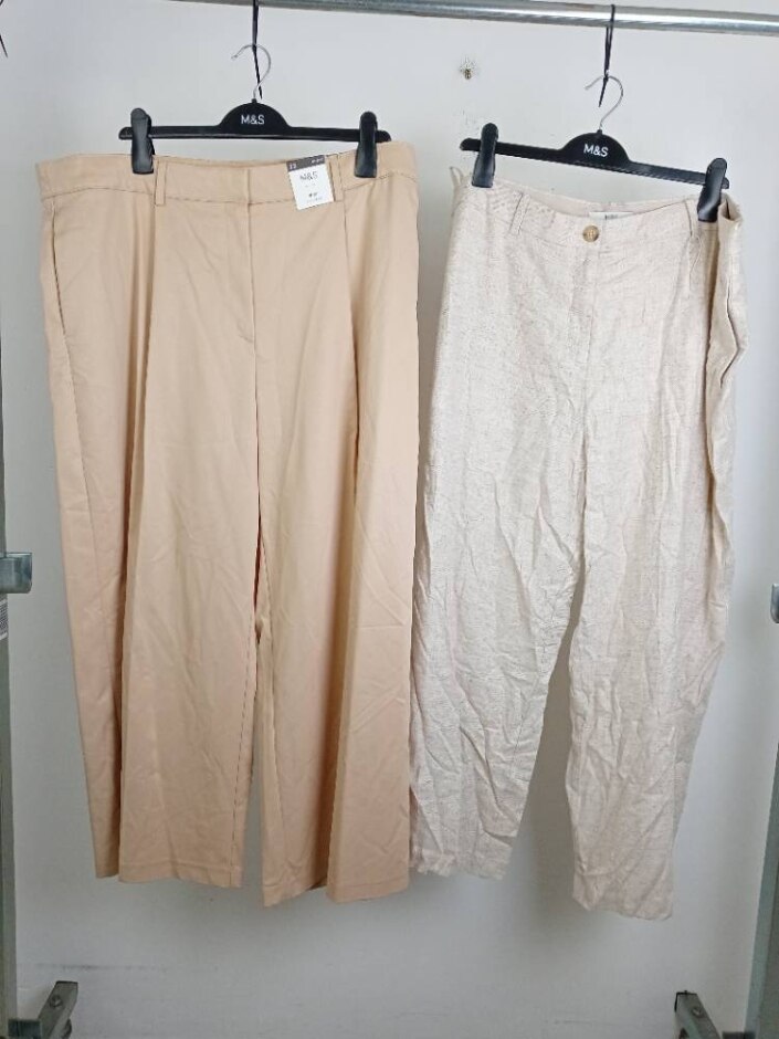 M&s Marks & Spencer Women's 2xbundle Trousers Beige Natural Size: 22