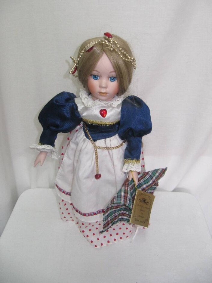 The Queen Of Hearts Porcelain Doll. ( The Nursery Rhyme Collection By Leonardo).