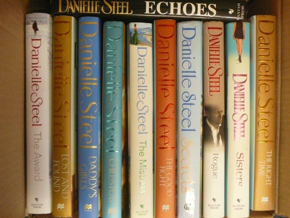 11 X Danielle Steel: The Mistress, Echoes, Child's Play, Lost And Found, Secrets, The Award...