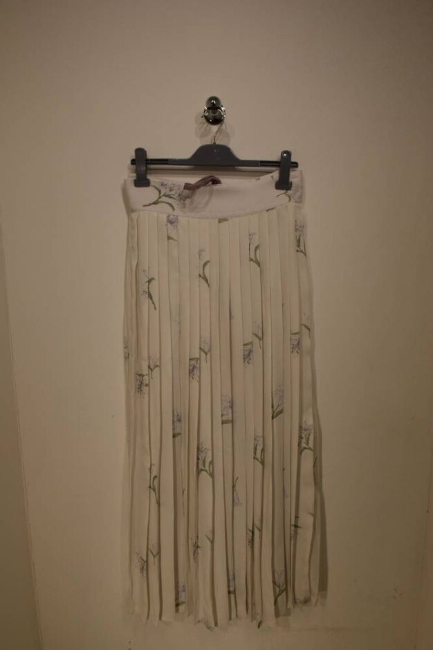 Unknown Brand Pleated Wrap Skirt Cream Size: L