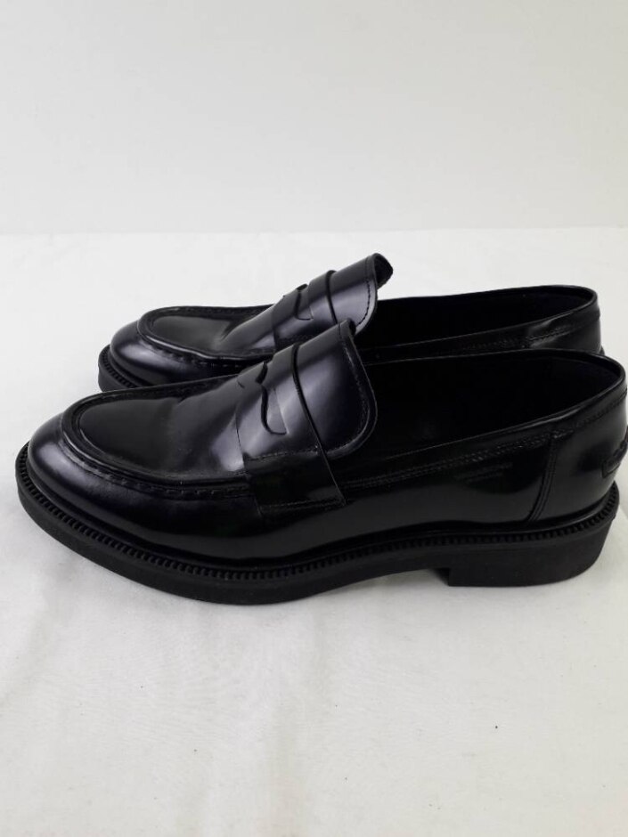 Vagabond Women's Loafers Shoes Size 7 Black Used