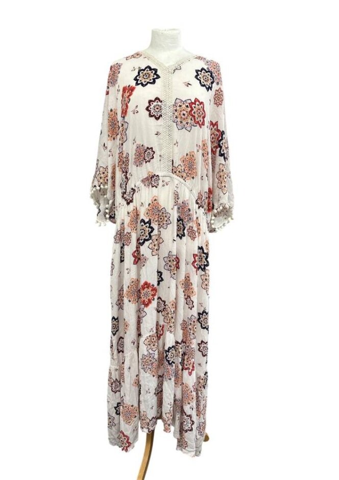 Capsual Dress Plus Size Floral Print White Size: 30