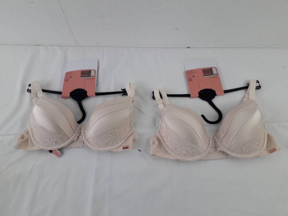 M&s  2pcs Bra Bundle Full Cup Pale Opaline Size: 32b