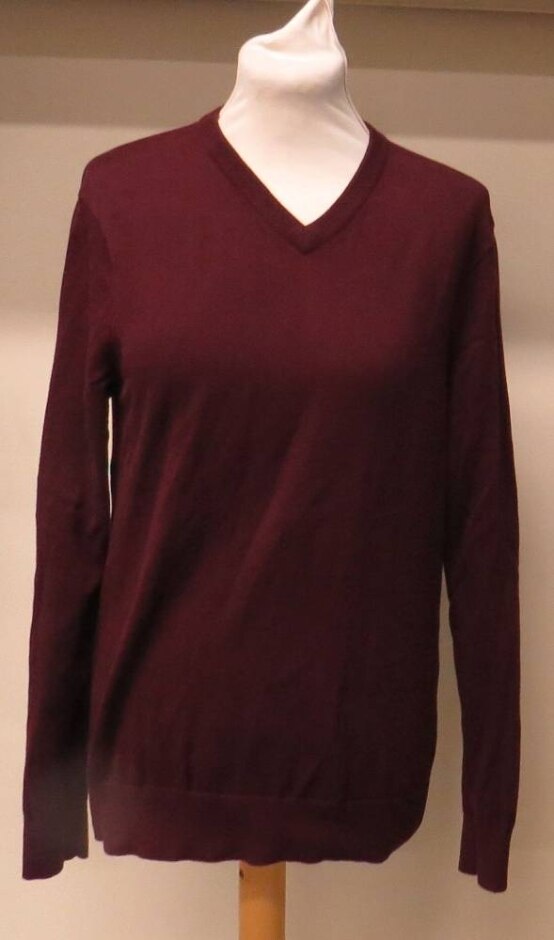 Giordano V-neck Jumper Burgundy Size: S