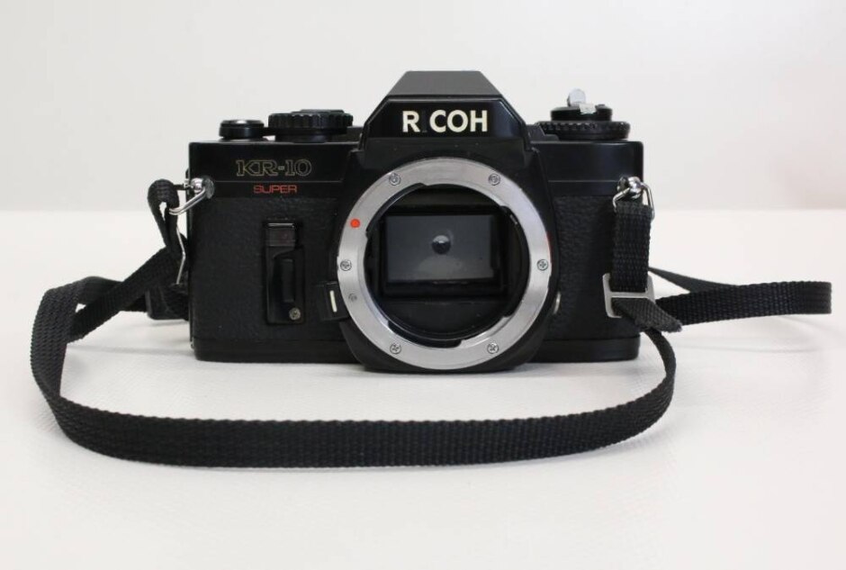 Vintage Ricoh Kr-10 Super 35mm Slr Camera + Vivitar Mc 28-80mm 1:3.5-5.6 Macro Focusing Zoom Lens