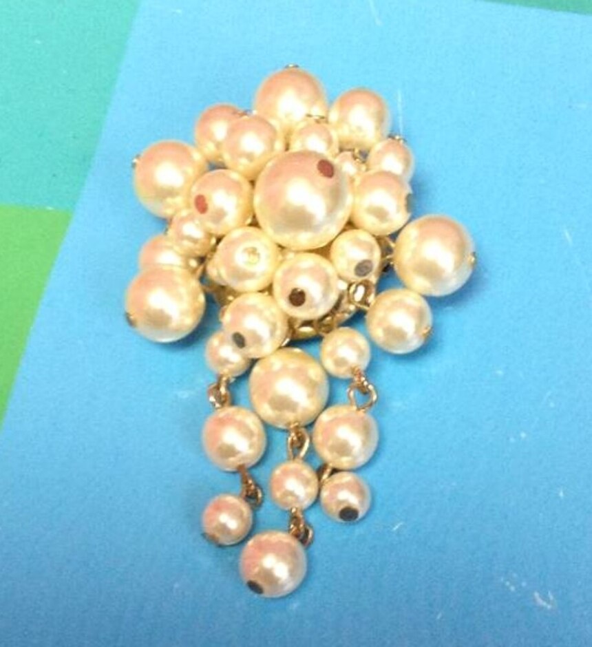 Pearl Design Brooch