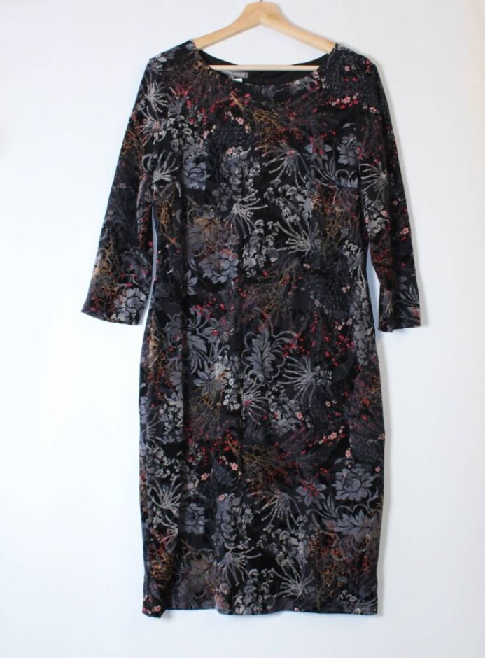 Laura Ashley Floral Dress Navy Dress Size: 14