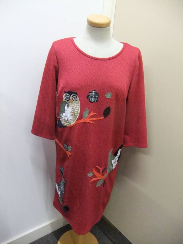 George Knee Length Dress With Animals Plum Size: 14