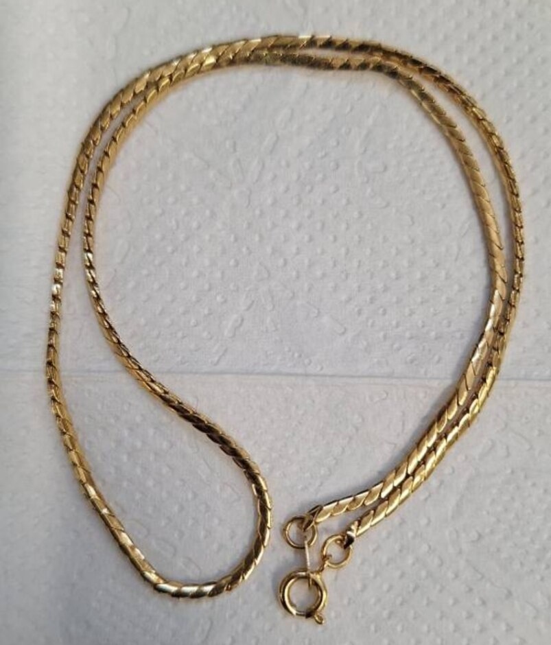 Vintage Gold Colour Coil Link Choker Necklace Clasp Opening Preloved