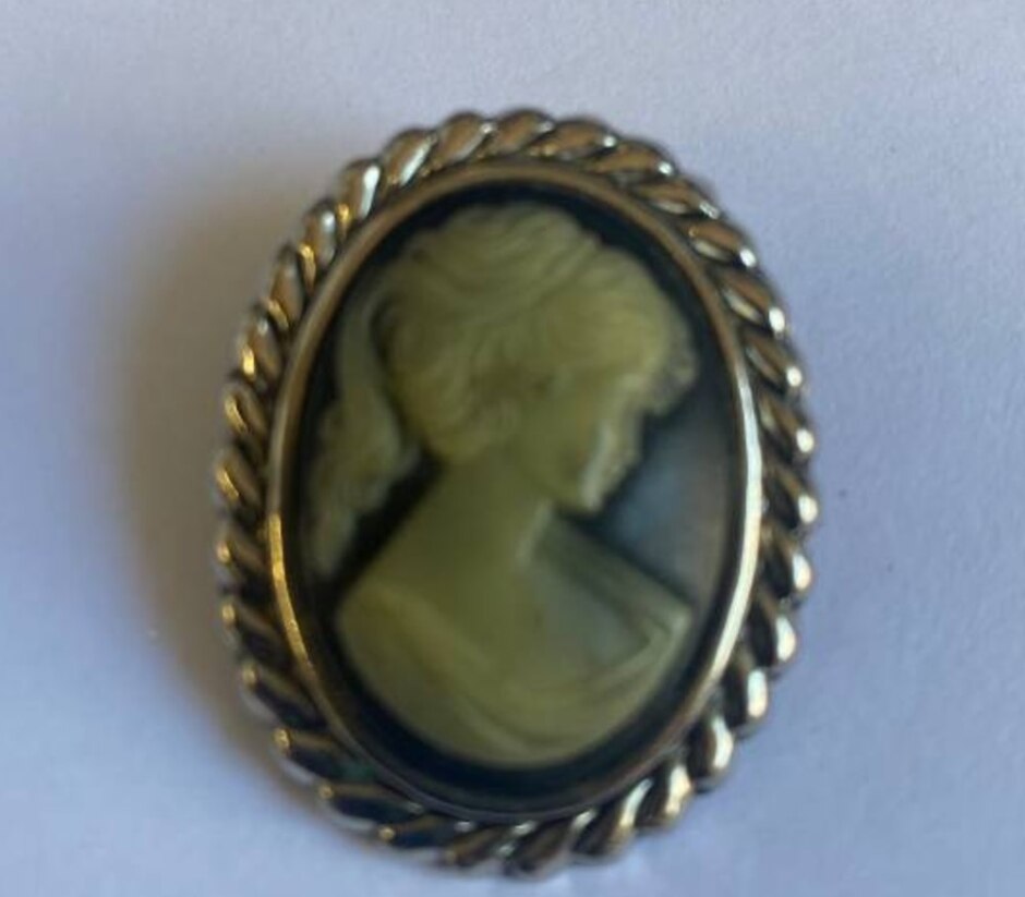 Vintage Faux Cameo Dress/scarf White Metal Mount Clip