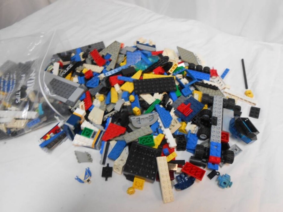 1 Full Kgs Of Lego Including  Wheels