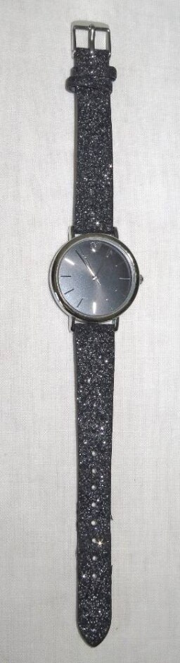 Claire's Ladies Large Quartz Wristwatch In Black.
