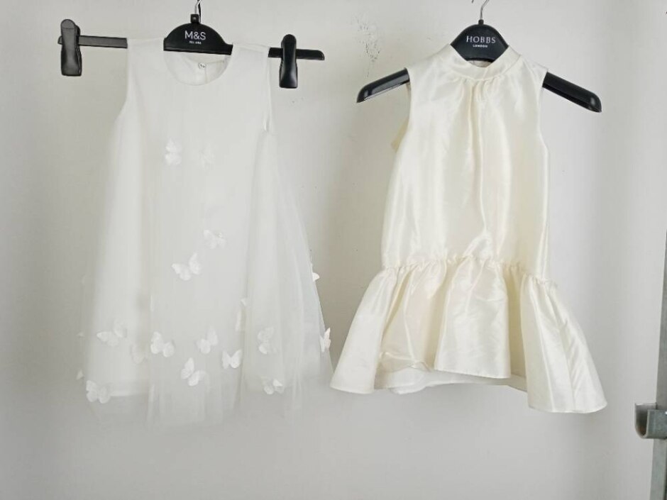 M&s Girl's Sleeveless Dress 2xpcs Nwot Ivory Size: 4 - 5 Years