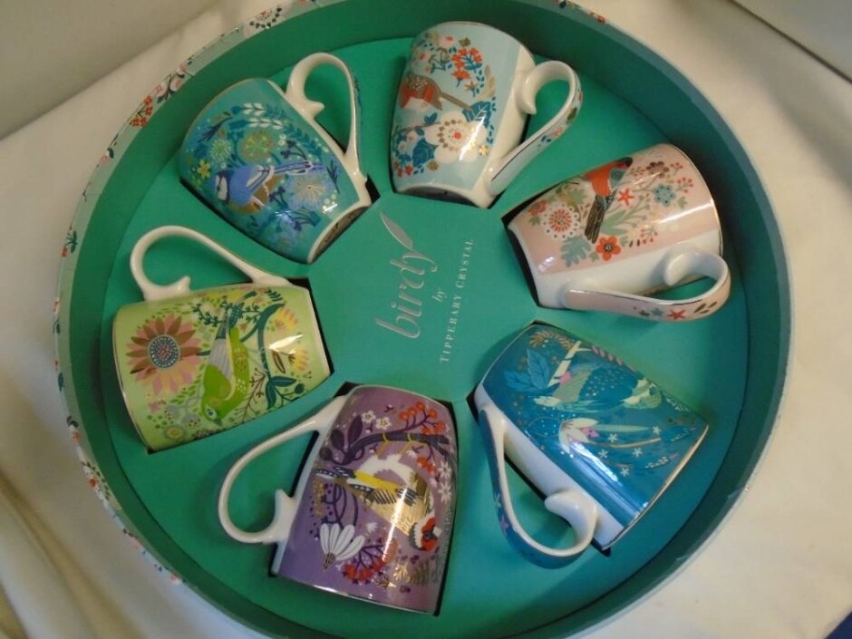 Tipperary Birdy Set Of 6 Bone China Mugs In Hat Box