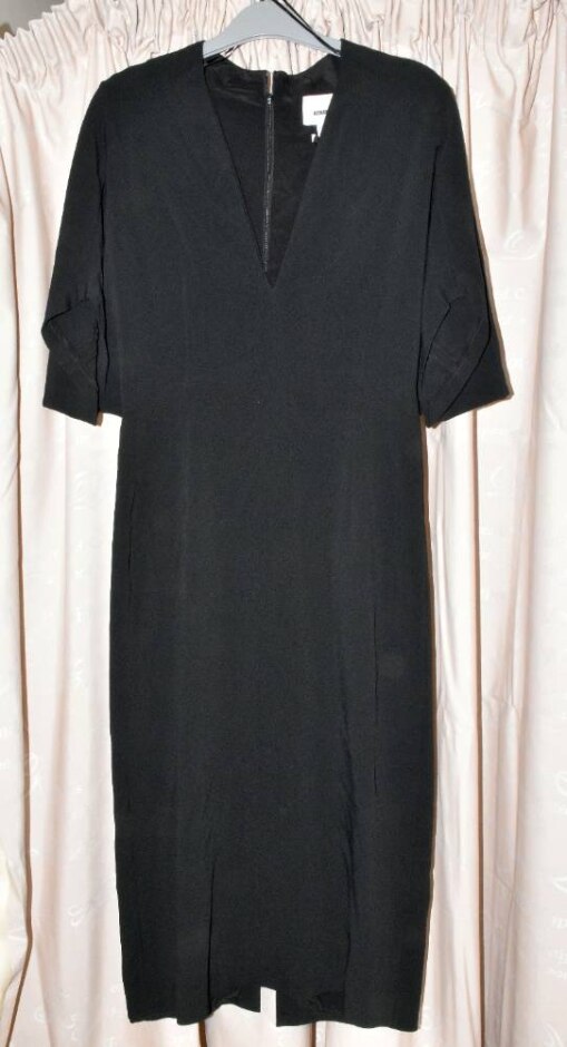Zara V-necked Short Sleeve Dress Black Size: M