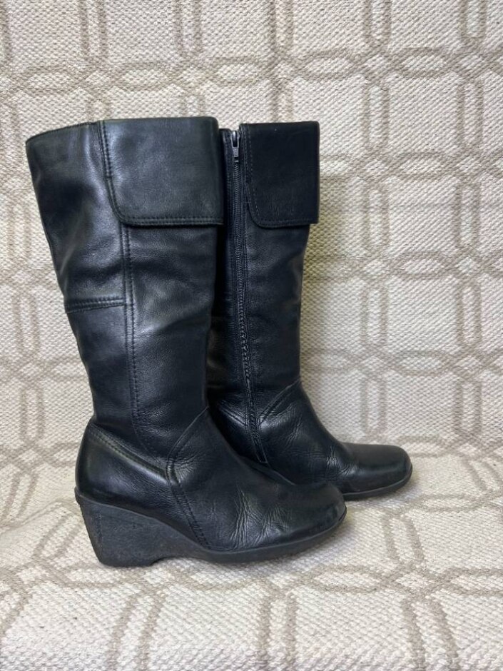 Hush Puppies Black Leather Knee High Boots Size 7
