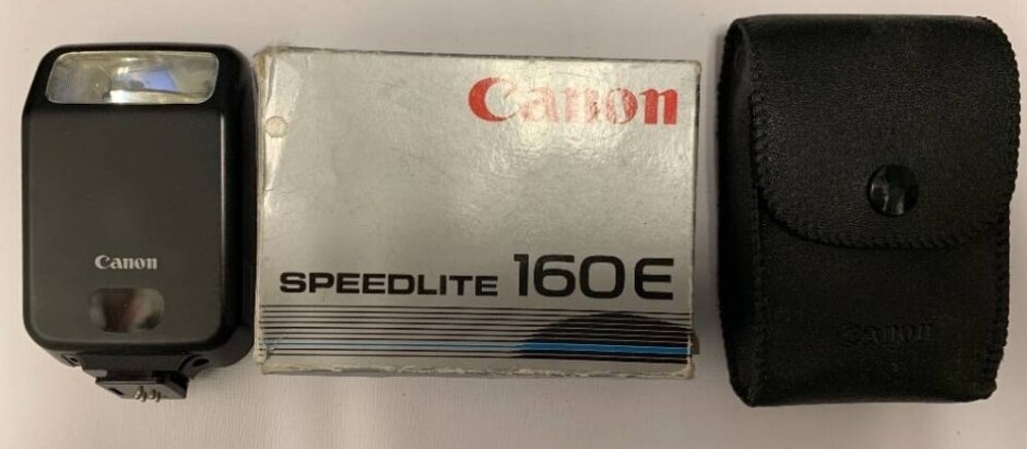 Canon Speedlite 160e Flash, Case & Box - Untested