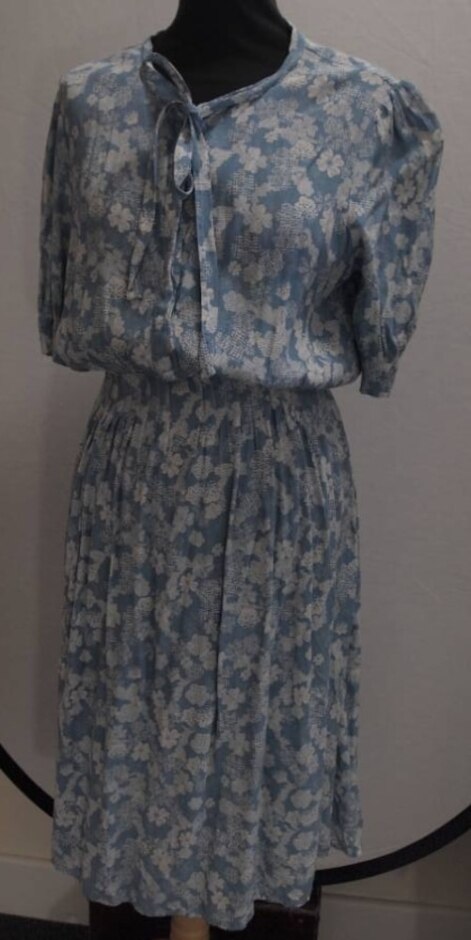 Ghost Day Dress Blue And White Size: L
