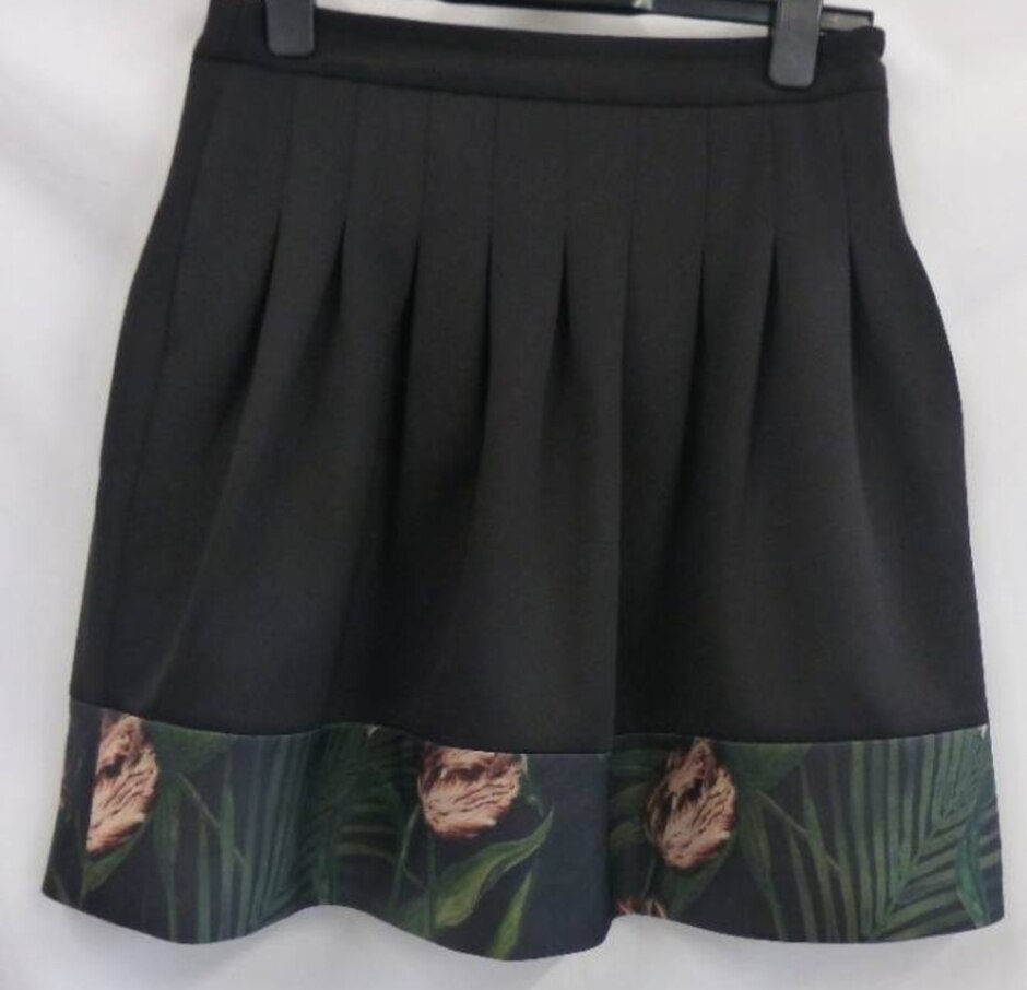 Ted Baker London  Women's Mini Skirt Black  Size: 4