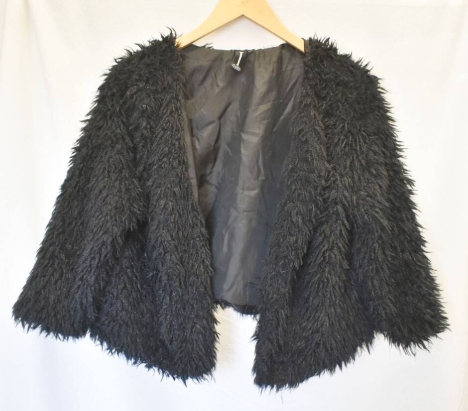 Izabel London Bolero Black Size: M