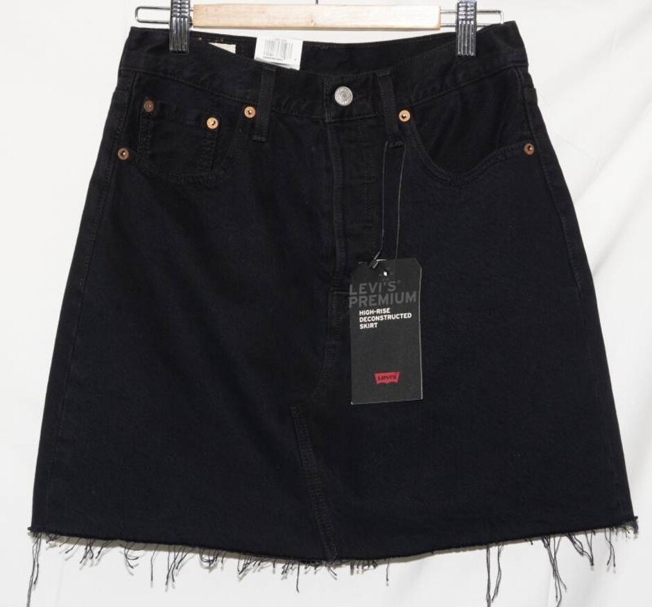 Levi's High Rise Deconstructed Skirt Black Size: 26