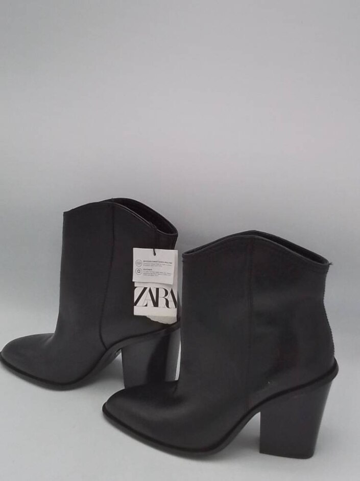 Zara Cowboy Style Ankle Boots In Black, Size 5
