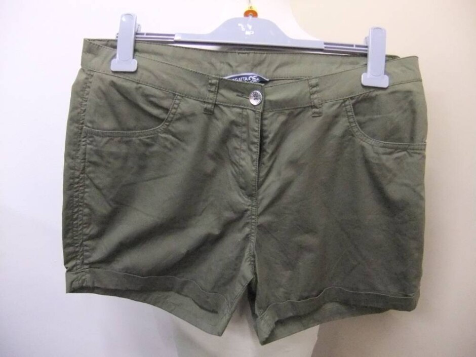 Regatta Shorts Green Size: 16