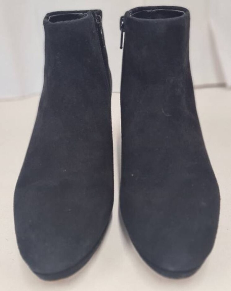 Clarks Women's Size 7 Kelda Nights Suede Platform Heeled Ankle Boots Black
