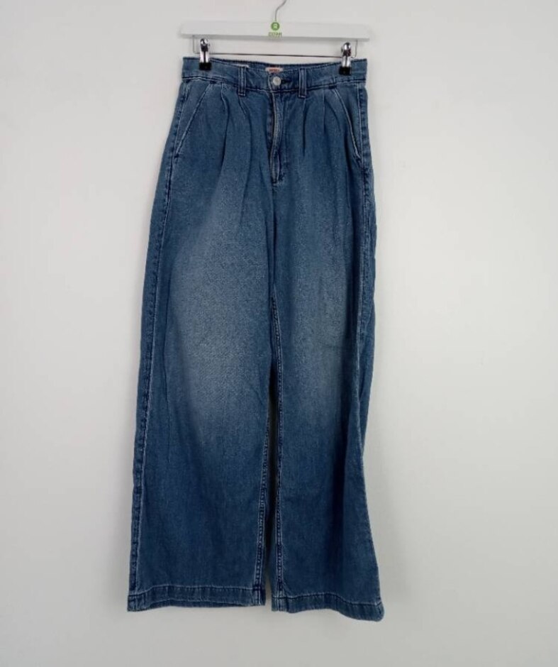 Levi's Pleat Front Wide Leg Jeans Blue Size: 26