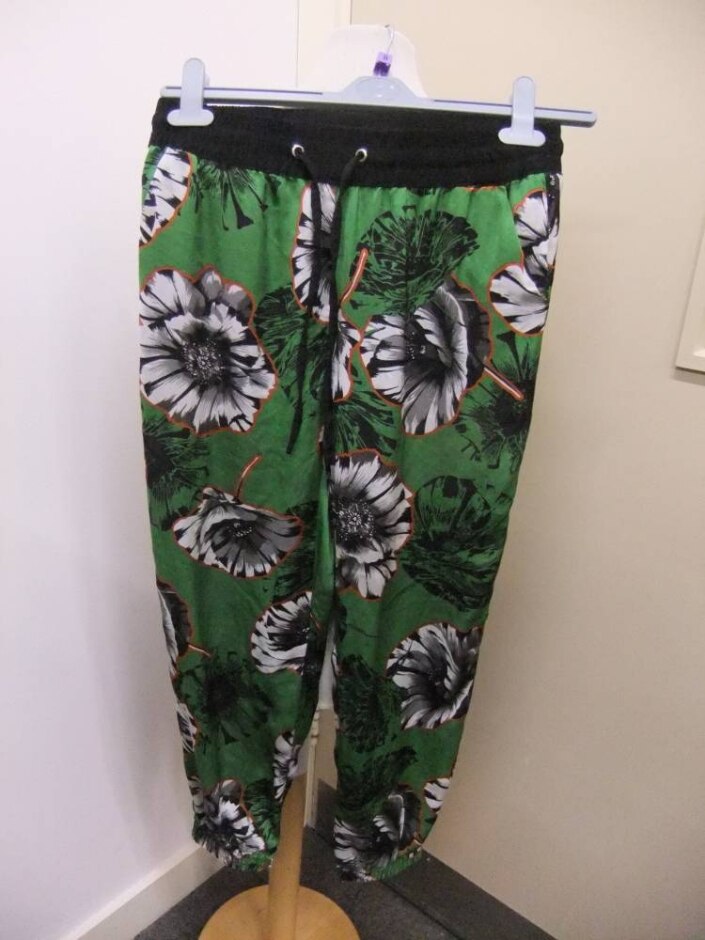 Topshop Floral Light Trousers Green Size: 8