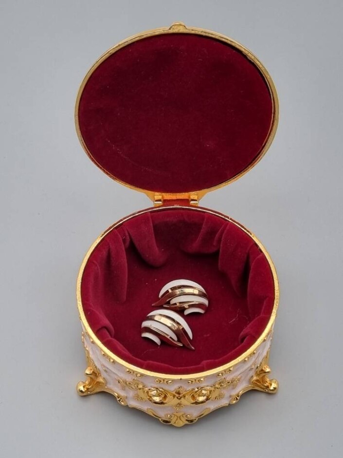 Vintage Trifari Clip Earrings White Gold Tone Mother Of Pearl Imitation Jewellery Box