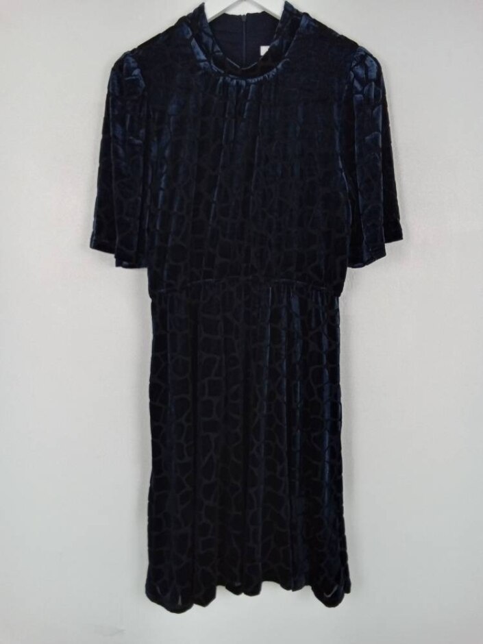 Dry Lake Giraffe Velvet Dress Bnwt Navy Size: L