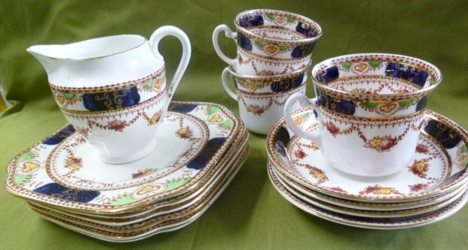14 Pieces Vintage  Royal Vale China H.j.c. Longton, England