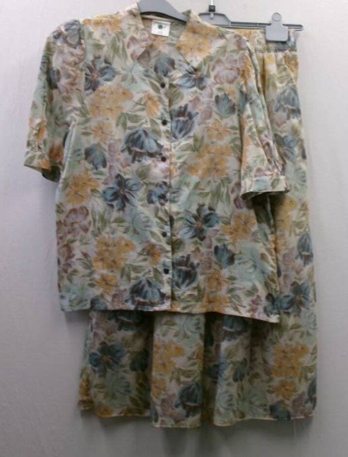 Pola Vintage Blouse And Skirt Set Floral Mix Size: 10