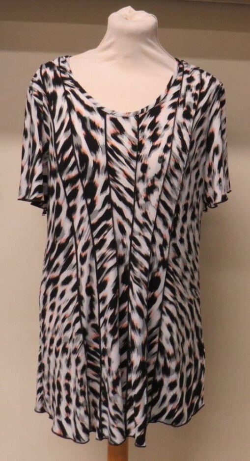 Julipa A Printed Tunic Top Black White Size: 12