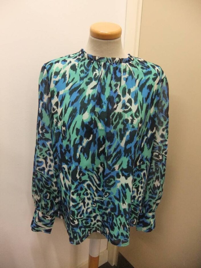 Love Roses Long Sleeve Light Pattern Top Multicoloured Size: 16