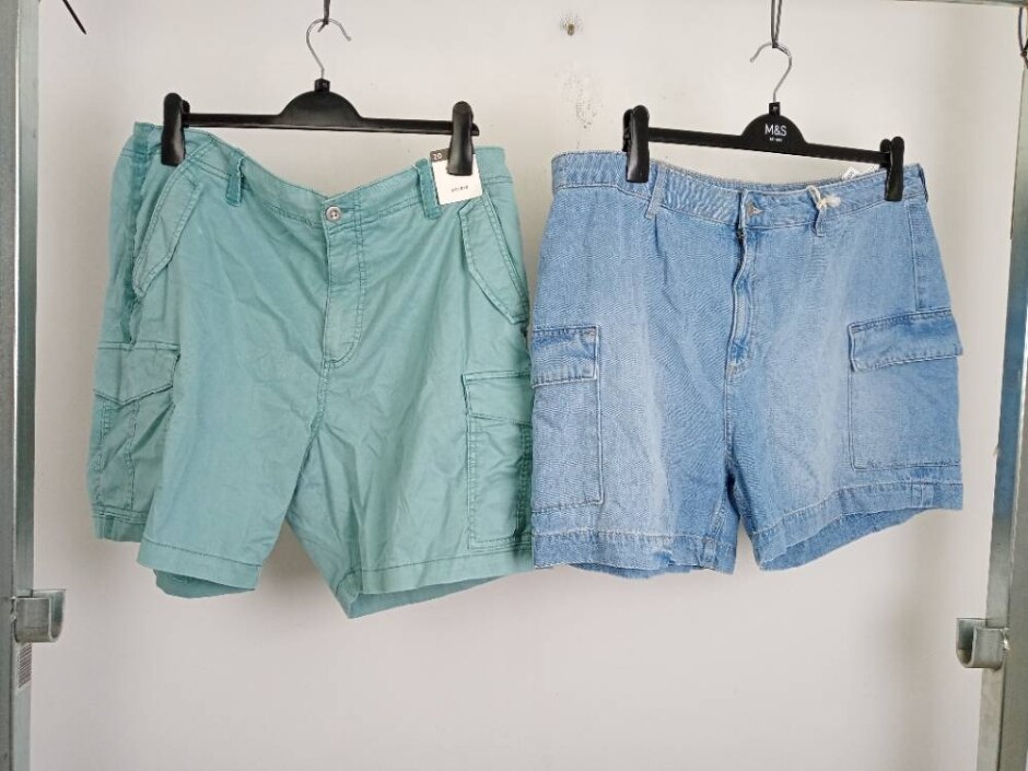 M&s Nwot Women's Denim/regular Cargo Shorts Blue/indigo Size: 20