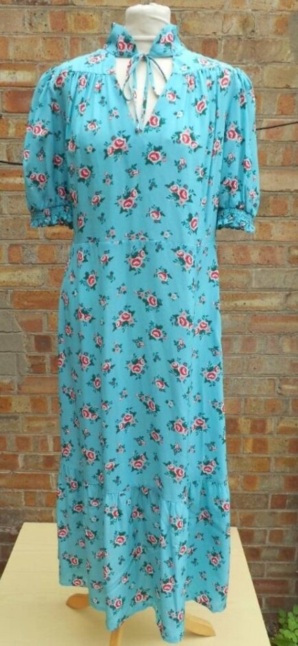 Cefinn Silk Floral Print Tea Dress Blue Size: 16