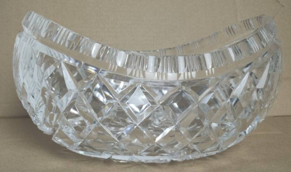 Crystal Deep Cut Glass Boat Shaped Flower Vase With Diamond Decoration