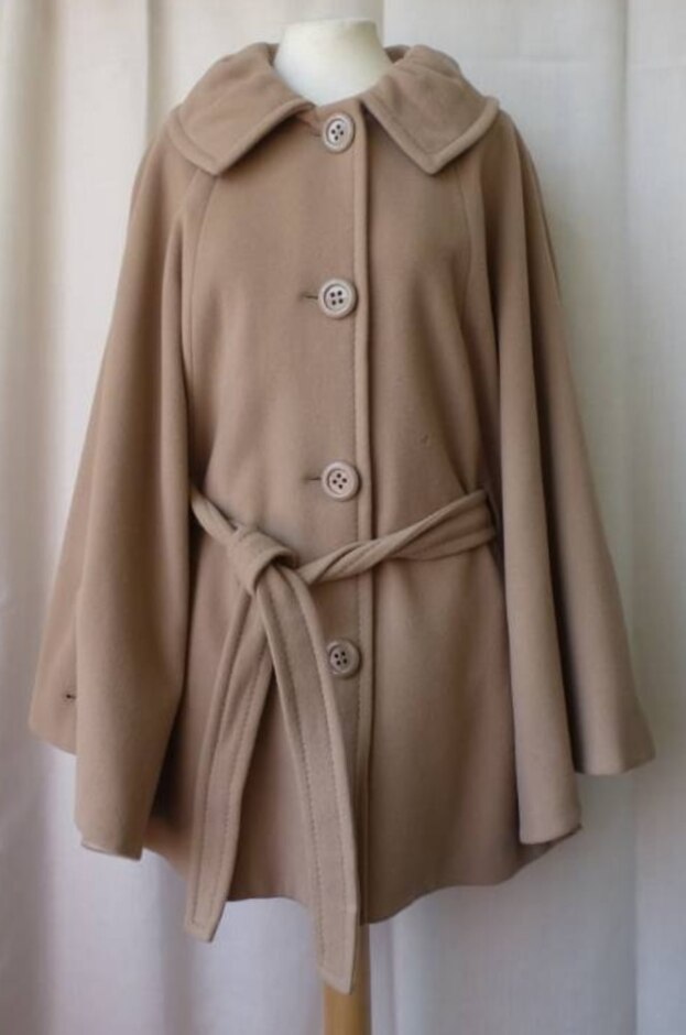 Gerry Weber Wool Cashmere Blend Cape Beige Size: 18