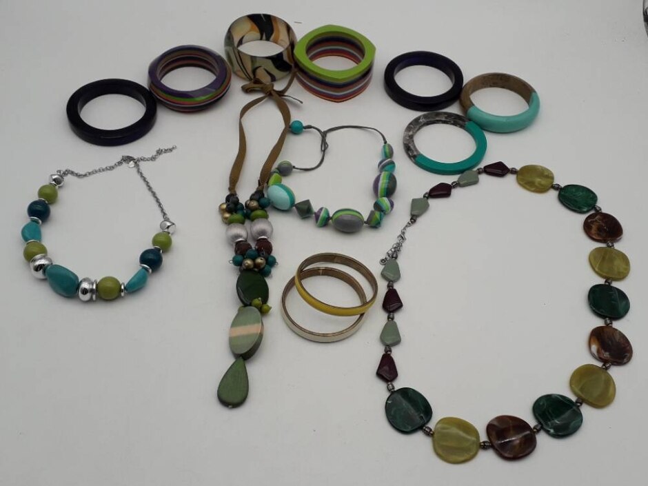 Job Lot Vintage Costume Jewellery Bracelet Necklace Multicoloured