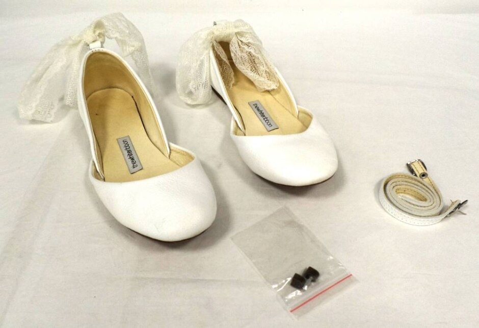 The White Ribbon White Leather Ballet Flat Shoes Size : 7