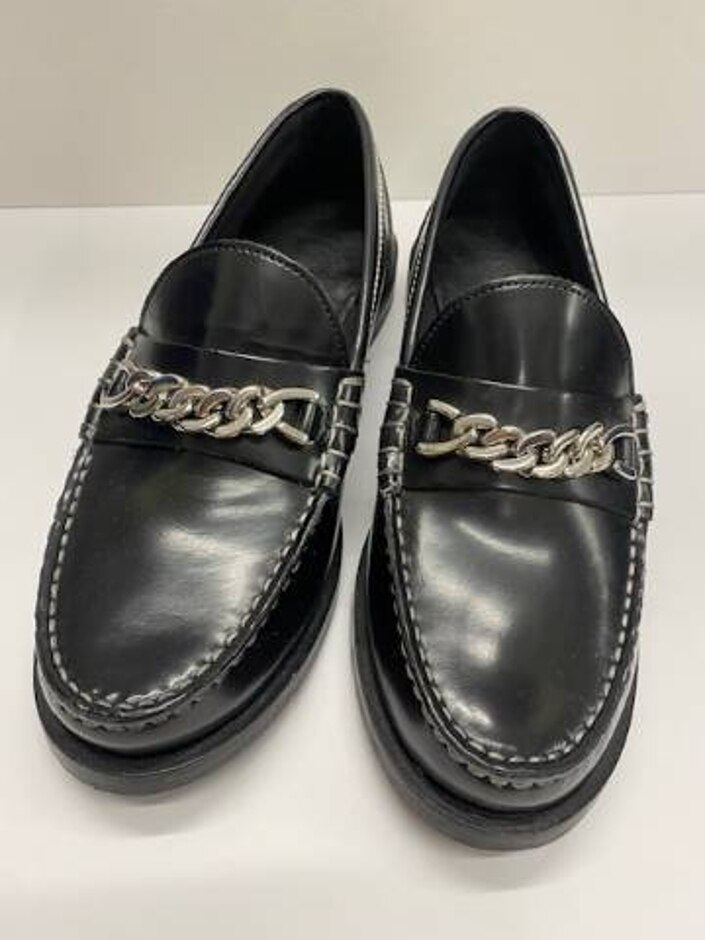 Chain Trim Leather Loafer