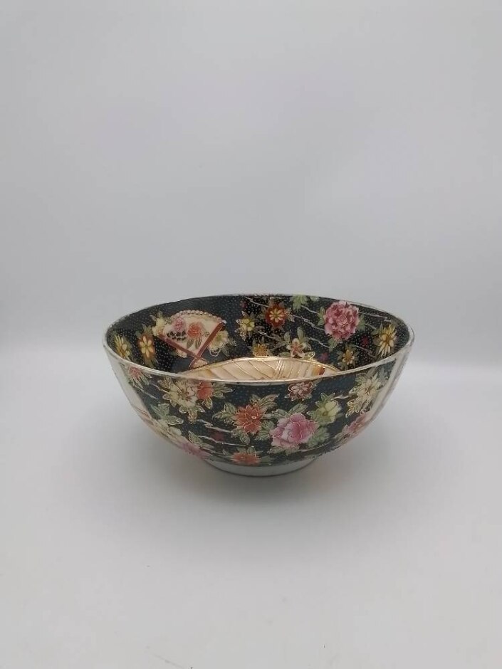Mid Century Satsuma Style Heavy Hand Painted Gilt Bowl 25cm Diameter, 11.5cm High.
