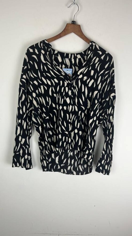 Mng Flowy Print Blouse Nwt Black & White Size: S