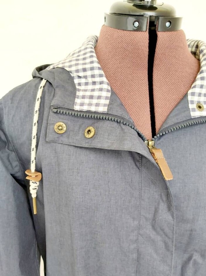 Seasalt Hellweathers Waterproof Mac Navy Size: 8